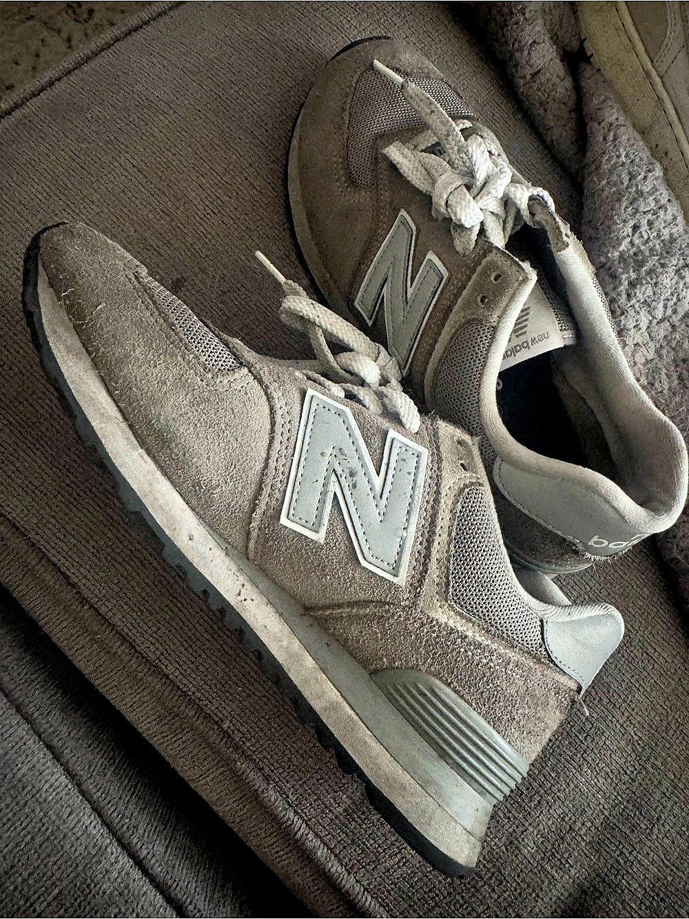 New Balance 574 Core Women's Gray & White Sneakers US 7.5 B